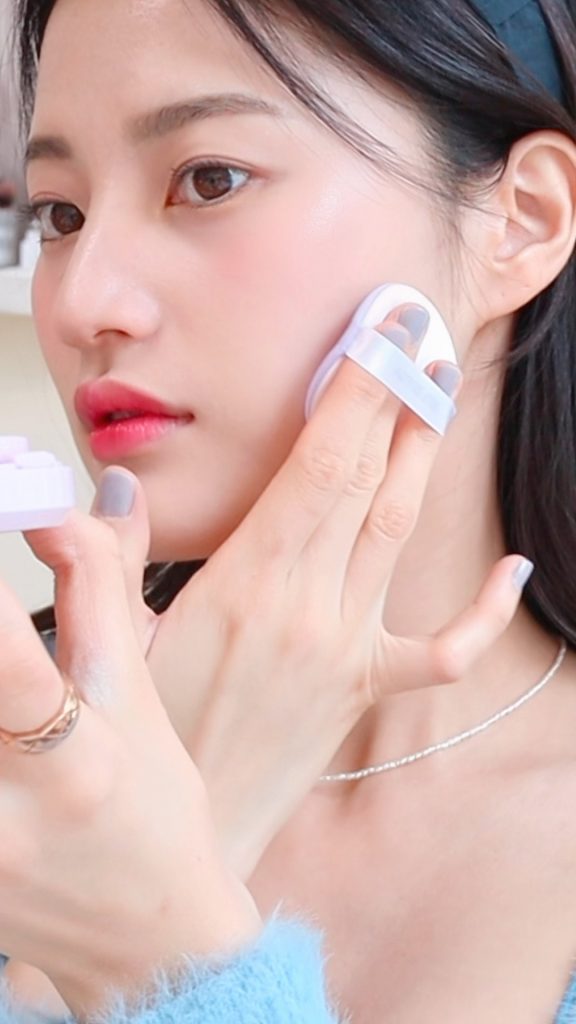 Cushion Dưỡng Ẩm UNICONIC Glow SPF50+, PA++++