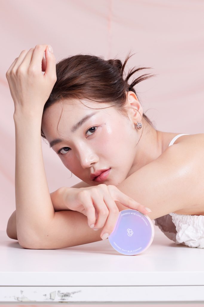 Cushion Dưỡng Ẩm UNICONIC SILKY BLUR SPF 50+, PA+++